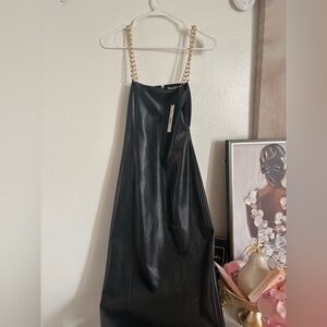 FIFI Alice + Olivia Elegant Black Fabric